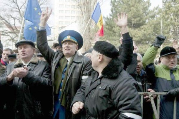 Avansat în grad după ce a refuzat o mită de 13 euro